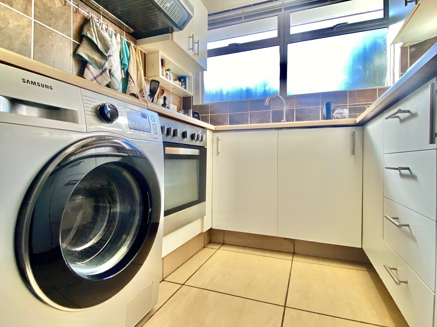 1 Bedroom Property for Sale in Tamboerskloof Western Cape